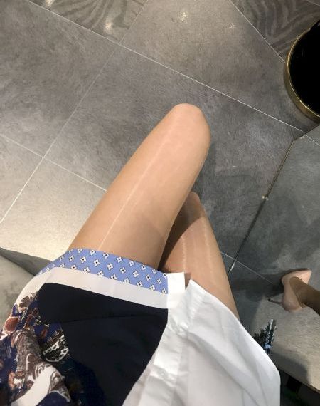 成人精品午夜av免费播放_高清电影大全在线