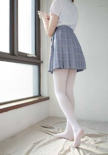 精品国产这么小也不放过_英文版字幕